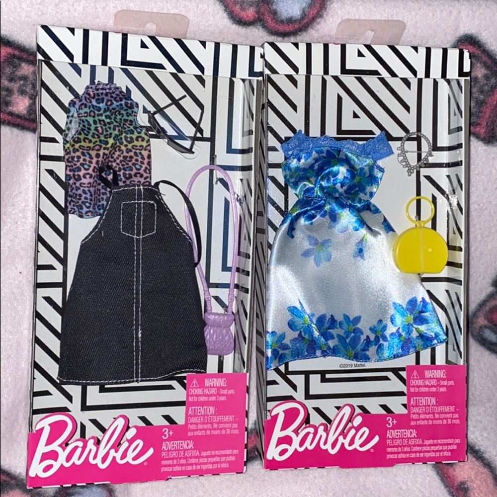 NEW Barbie Outfits Bundle Set of 2 ♥️